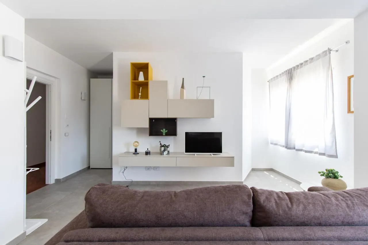 M'Place Apartments 팔레르모 0*,